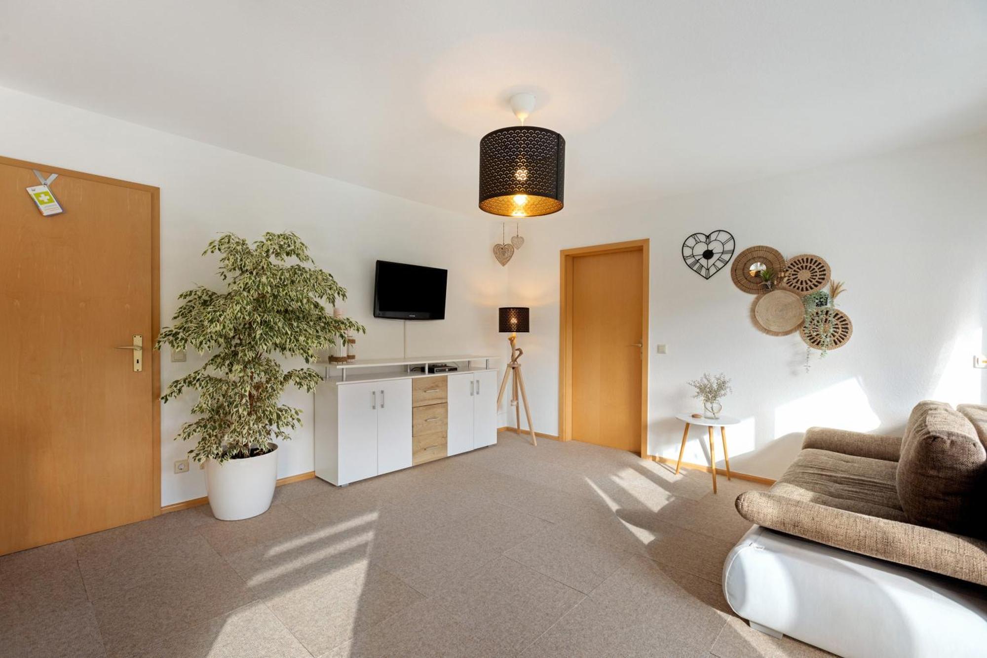 Ferienwohnung Herzlicht تيتيسي نيوستادت المظهر الخارجي الصورة